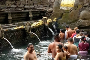 Bali nature bathing