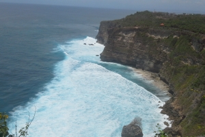 Bali Tour Guide Uluwatu cliff