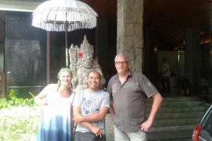 Bali Tour Guide group picture