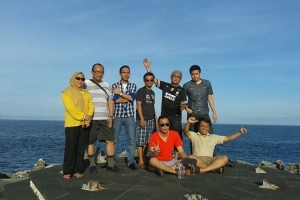 Bali group picture Tour Guide