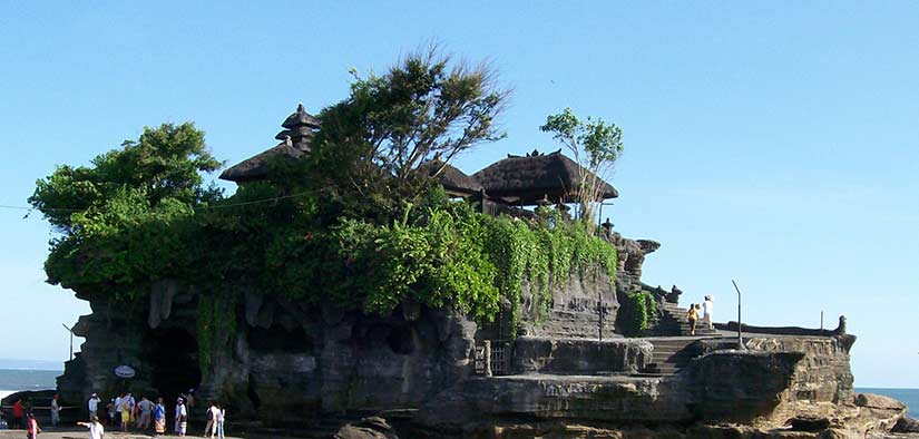 tanah lot temple bali